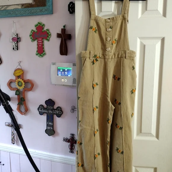 Cider Beige Floral Embroidered Wide-Leg Jumpsuit - Picture 13 of 13